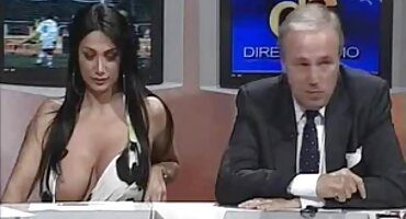 Lujuria ebano chica de ébano porno de gordas involucró a una amiga y su novio en un gangbang