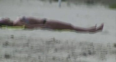 Montó una polla elástica en el mujeres culonas xxx culo de una encantadora coqueta en medias de red de ébano