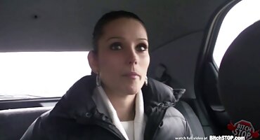 Latina tetona encontró hombres con amigos e hizo pormo en español una orgía con ellos