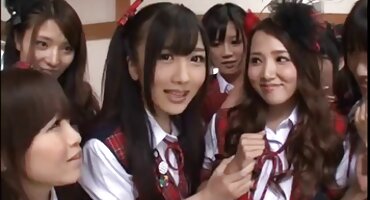 La insaciable Bonnie Rotten es brutalmente follada en su bonito culo porno vivo