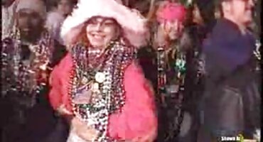 Mi esposo videos porno para movil llevó a su novia a la cama y tuvo un sexo en grupo descarado