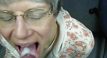 El tipo de masaje se convirtió en un brillante Grupo de mierda con chicas porno las damas