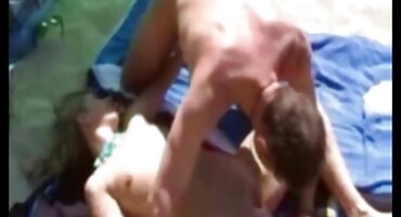 La latina traviesa Chloe Amour seduce a conejox xxx un tipo para montar una orgía