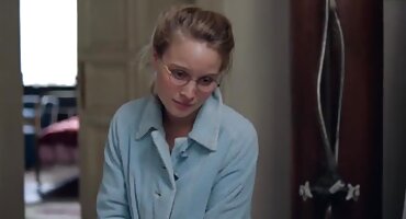 Morena madura chupa una polla enorme morenas xxx y provoca a su novio a tener sexo