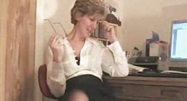 Marido de lujo en lencería apasionada video porno de gorditas y bellamente chupa la polla