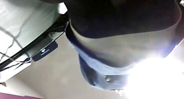 El esclavo Se pierde pierde al dueño en la pelea y se le entrega videos xxx con maduras