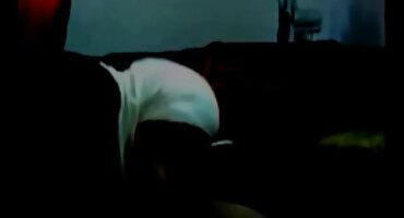 La insolente chica se subió detrás del pene del chico y comenzó a porno vírgenes hacer una mamada rápida