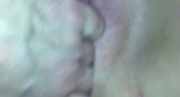 Chica de ébano acaricia a videos pornos de maduras una chica blanca y le da un orgasmo