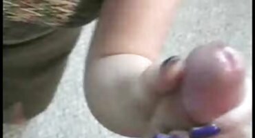 Las caricias de los porno veteranas pies de la Virgen depravada terminaron en un apareamiento apasionado