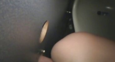 Las porno casero lesbianas se las arreglan para correrse mucho con un solo consolador