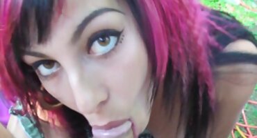 Morena en medias es follada frenéticamente por ver videos de xxx el culo por un fotógrafo