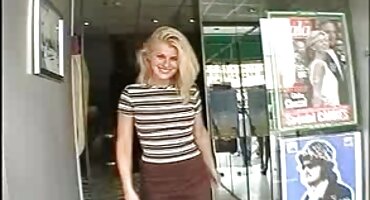 El médico está listo para follar duro al paciente obsesionado con el sexo en porno gay castellano la sala