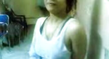 Señora que videos xxx tetona unta las tetas con semen después de una buena compra