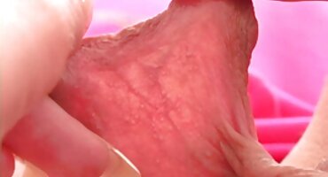 Chica tetona está lista para porno de insesto lidiar con la polla de un tipo emocionado