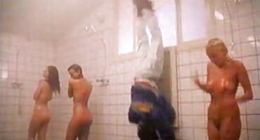 La reunión en la oficina descargar pprno termina con sexo anal con una sensual morena en medias