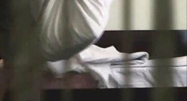 Ella invitó videos xxx de morenas al hombre a follarla caliente y correrse Semen En las Tetas