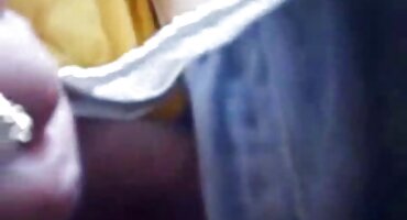 Masajista hizo su debut lésbico lamiendo el coño afeitado de los clientes sexso gratis