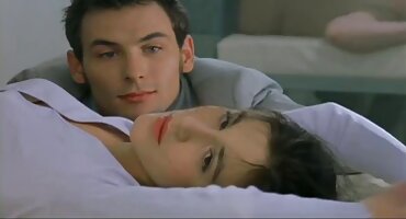 Tentadora pelirroja madura atrapó a un porno de gorditas chico para sexo depravado