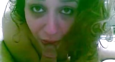 La tetona Danica Collins colocó un vibrador en porno de negras una silla para masturbarse