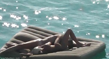 Morena desinhibida Gia sexo lesbico xxx Paige follada por un chico delante de sus amigos