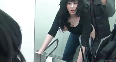 Amante con botas hace que una esclava videos de tetonas sexual le lama la entrepierna